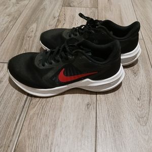 Men's Nike Shoes Size 7.5 Wide Width